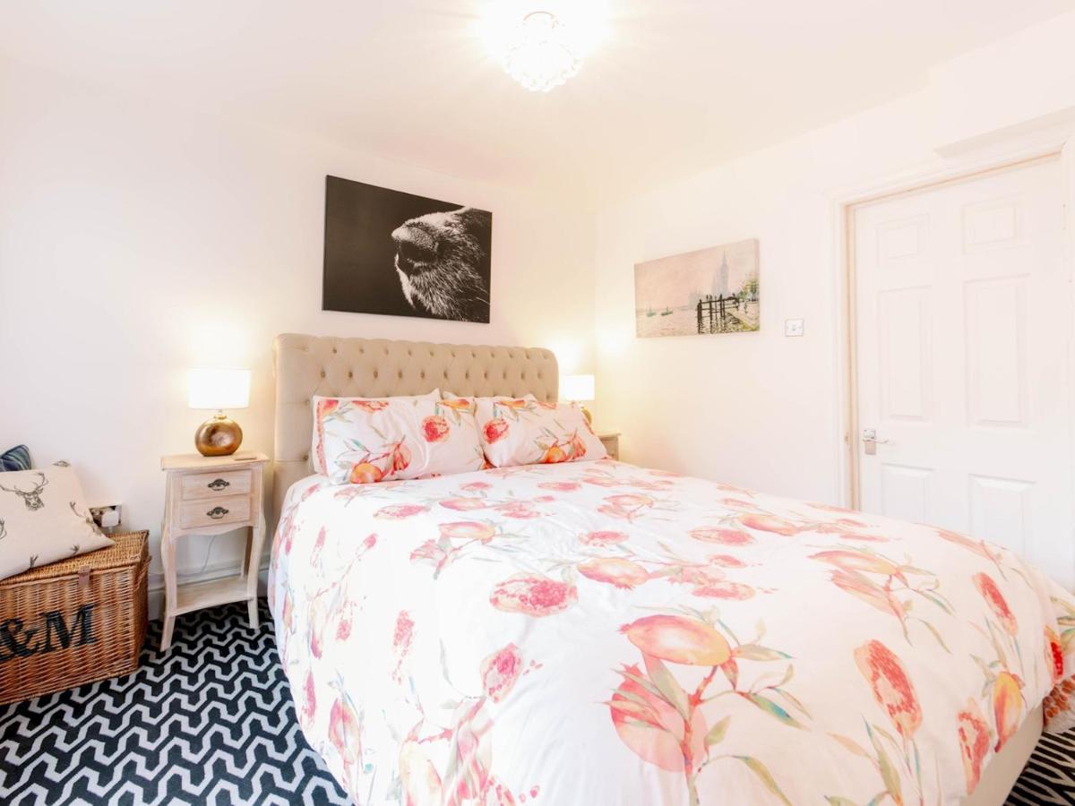 Pass The Keys Recently Renovated 1Br Flat With Private Garden In South London Apartment Exterior photo
