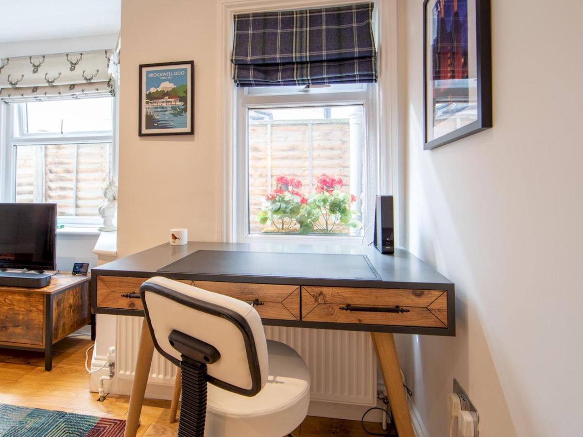 Pass The Keys Recently Renovated 1Br Flat With Private Garden In South London Apartment Exterior photo