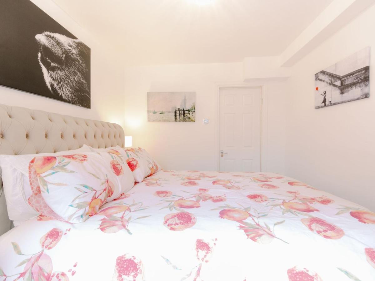 Pass The Keys Recently Renovated 1Br Flat With Private Garden In South London Apartment Exterior photo